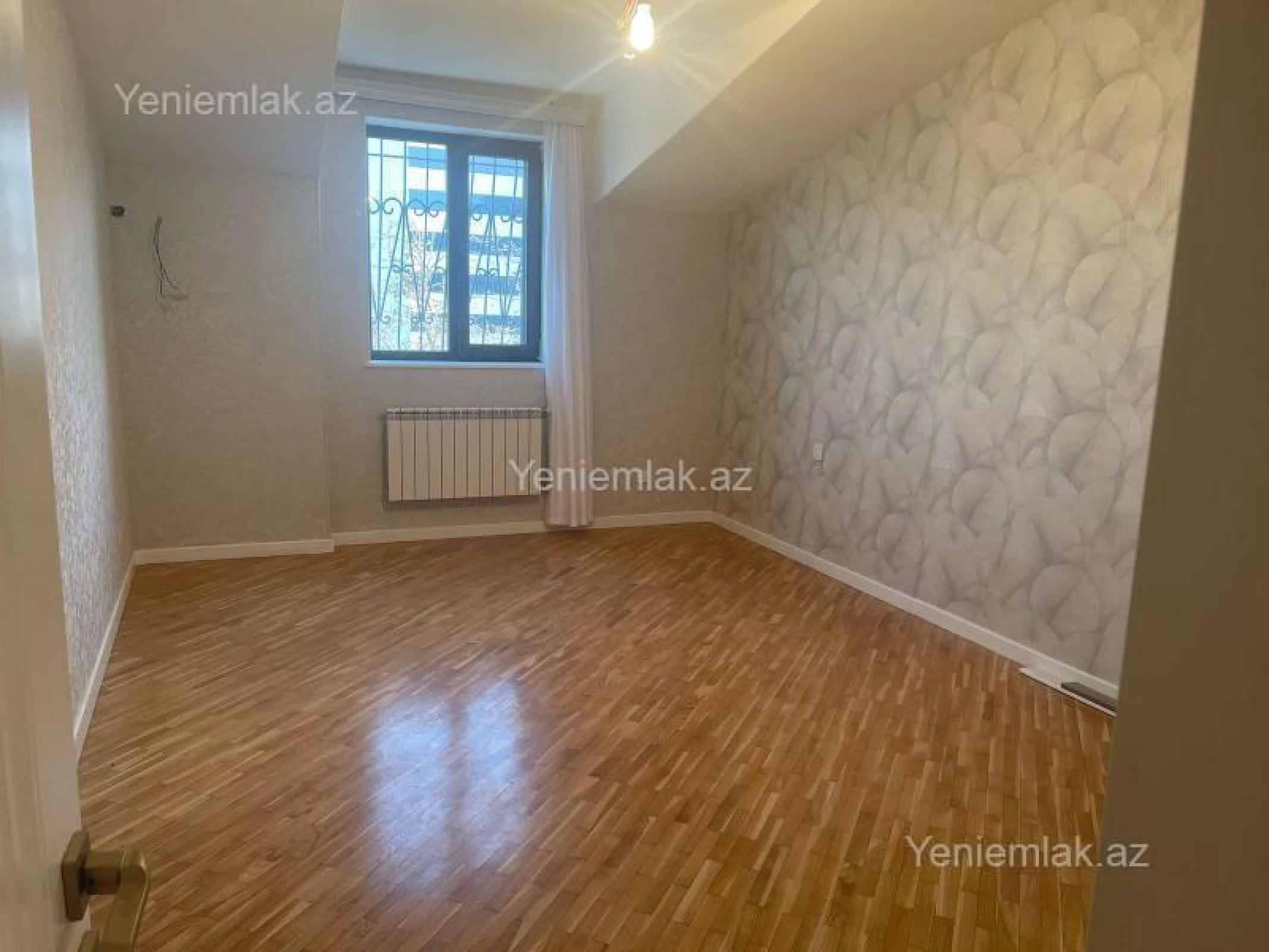 Satılır 4 otaqlı köhnə tikili 168 m²
