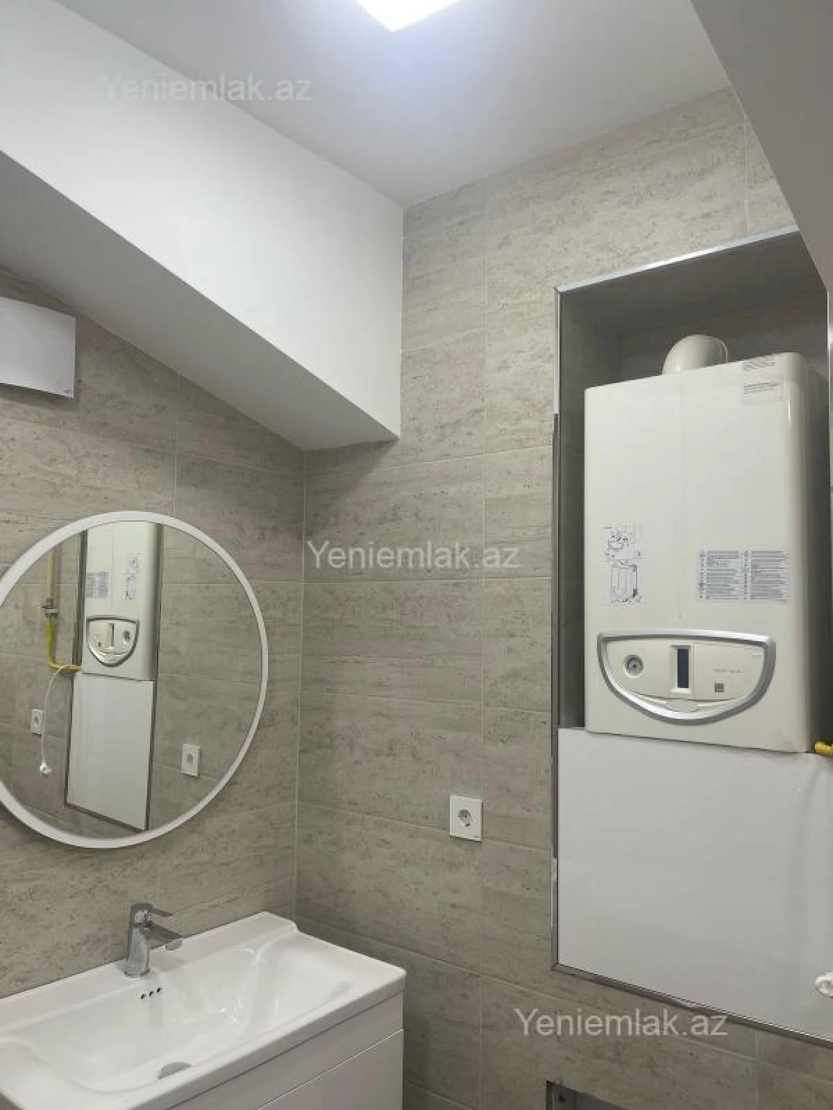 Satılır 4 otaqlı köhnə tikili 168 m²