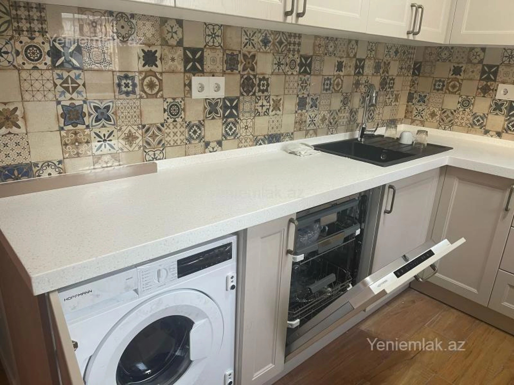 Satılır 4 otaqlı köhnə tikili 168 m²
