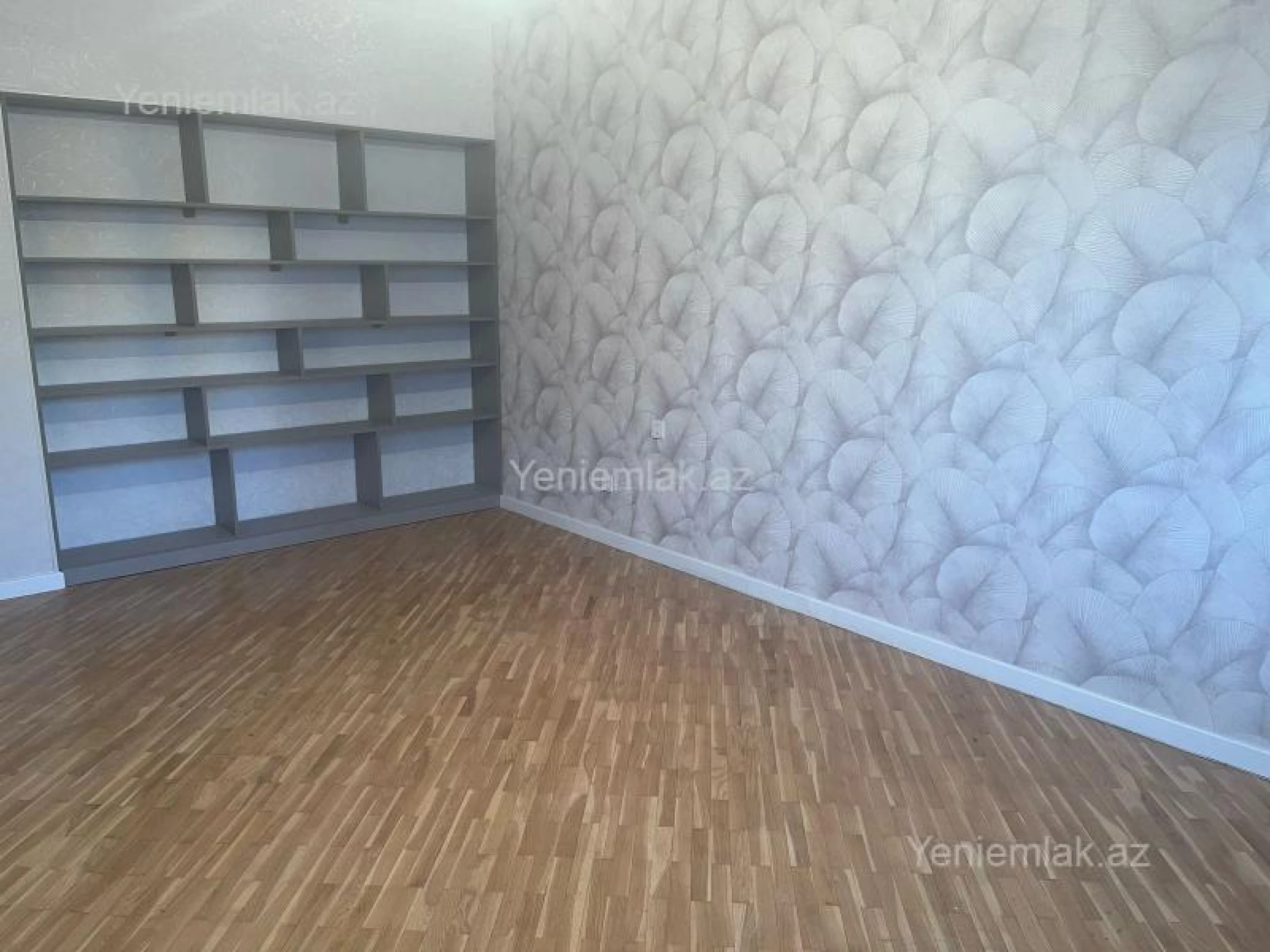 Satılır 4 otaqlı köhnə tikili 168 m²