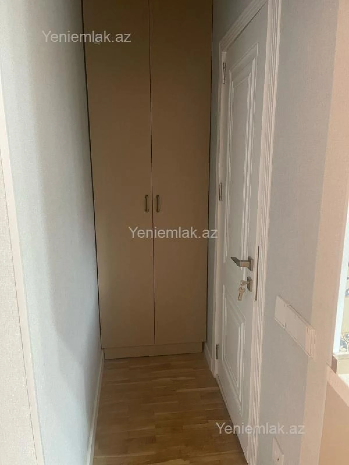 Satılır 4 otaqlı köhnə tikili 168 m²