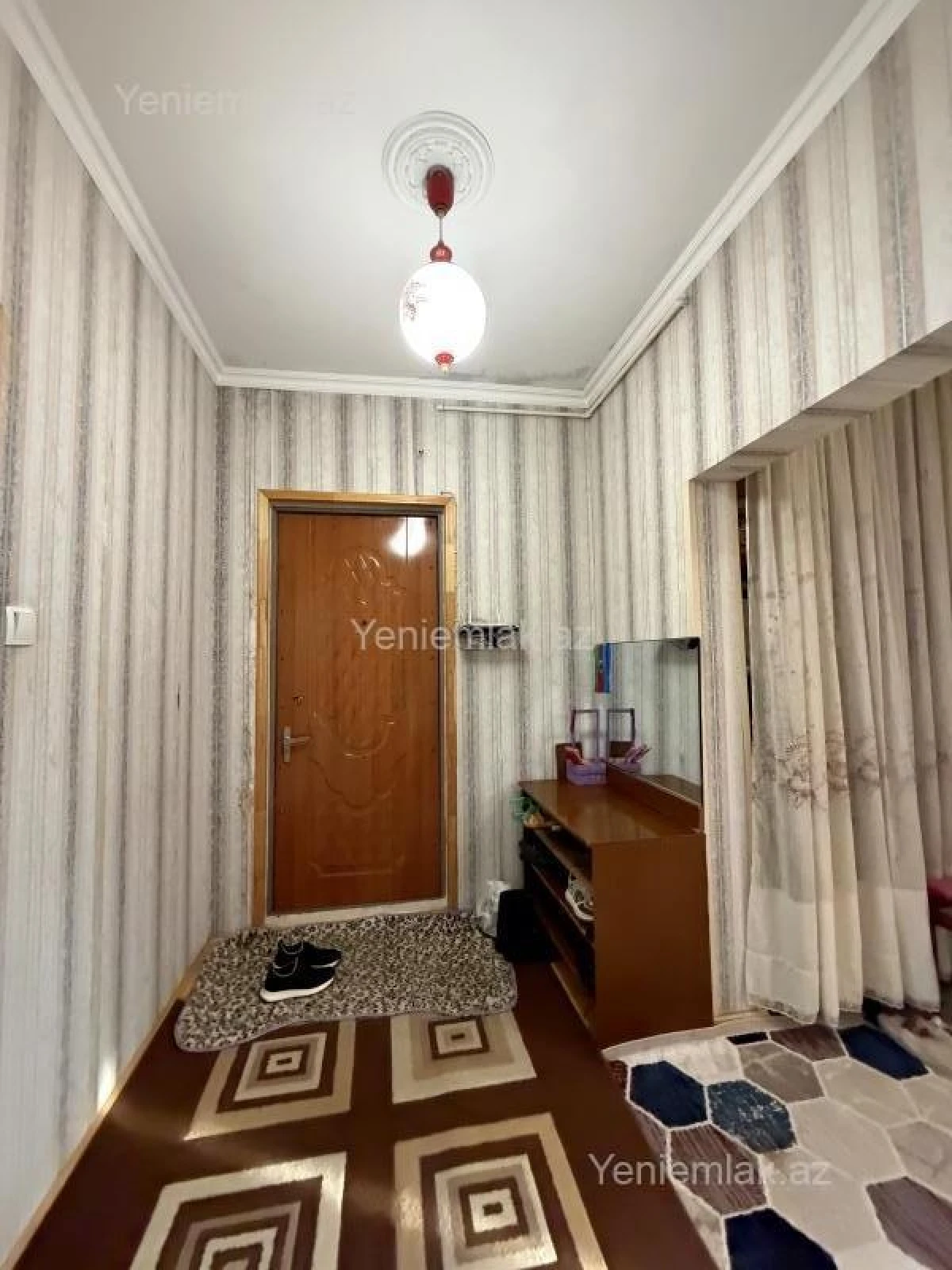 Satılır 2 otaqlı köhnə tikili 65 m²