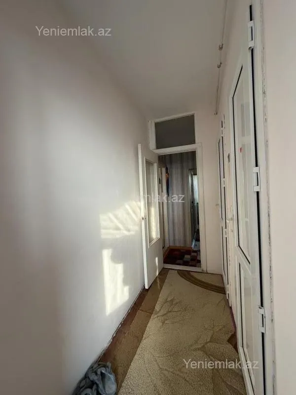 Satılır 2 otaqlı köhnə tikili 65 m²
