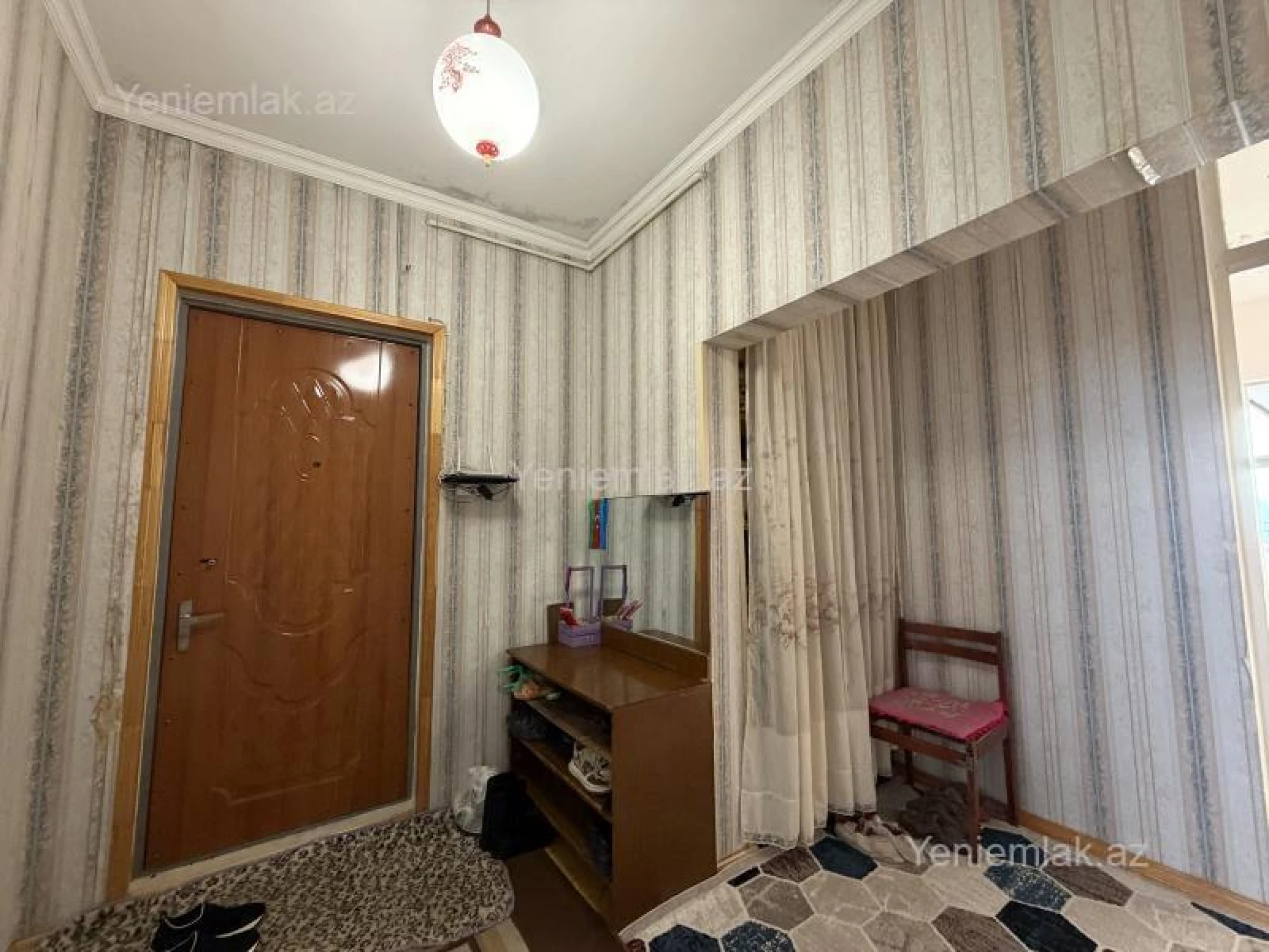 Satılır 2 otaqlı köhnə tikili 65 m²