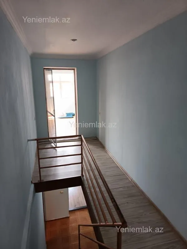 Satılır 6 otaqlı həyət evi 250 m²