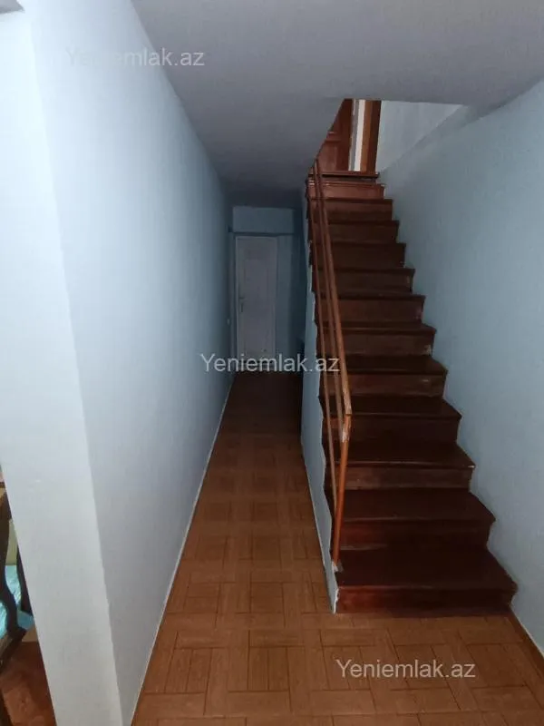 Satılır 6 otaqlı həyət evi 250 m²