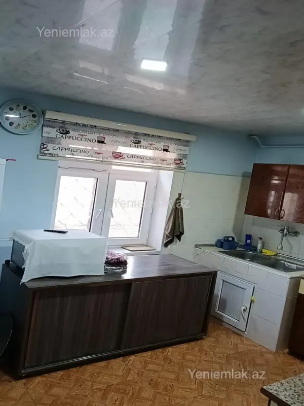 Satılır 6 otaqlı həyət evi 250 m²