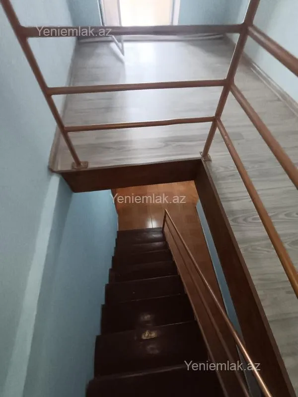 Satılır 6 otaqlı həyət evi 250 m²