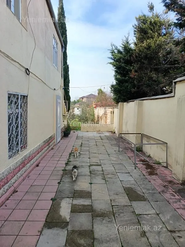 Satılır 6 otaqlı həyət evi 250 m²