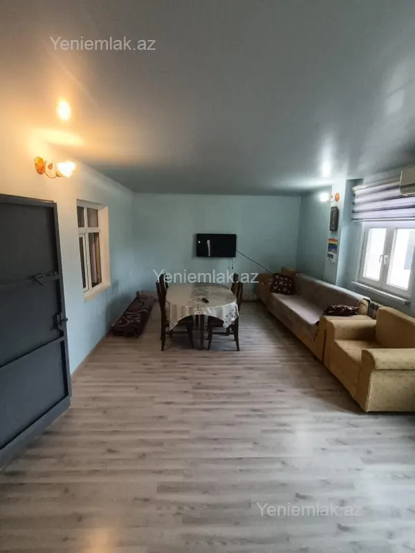 Satılır 6 otaqlı həyət evi 250 m²