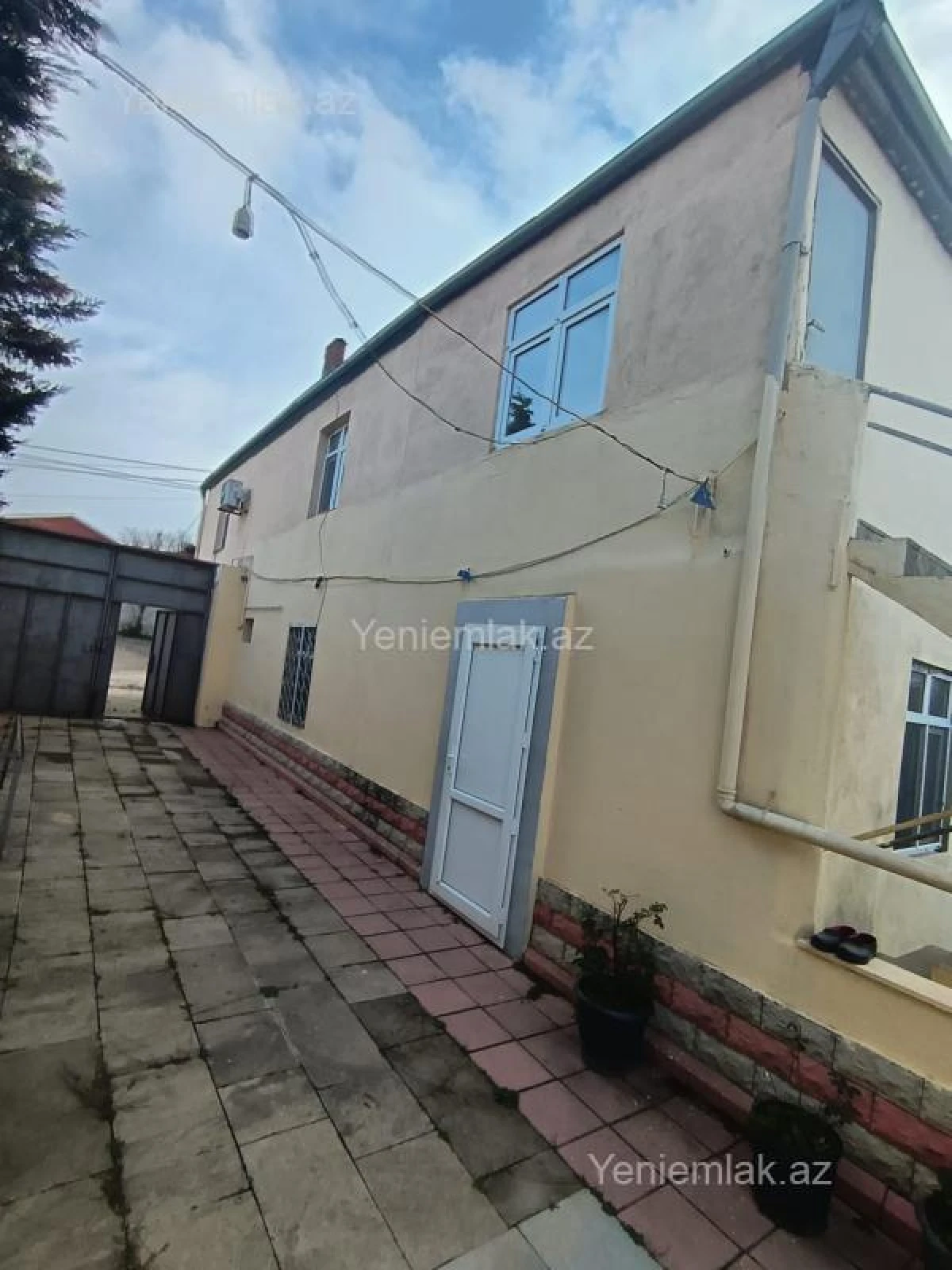 Satılır 6 otaqlı həyət evi 250 m²