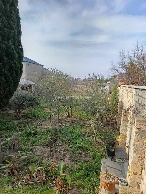 Satılır 6 otaqlı həyət evi 250 m²