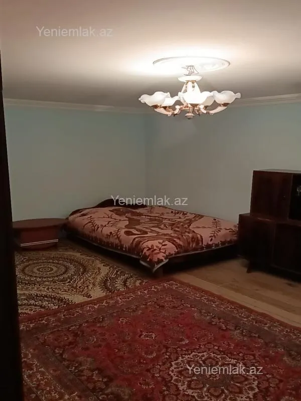 Satılır 6 otaqlı həyət evi 250 m²