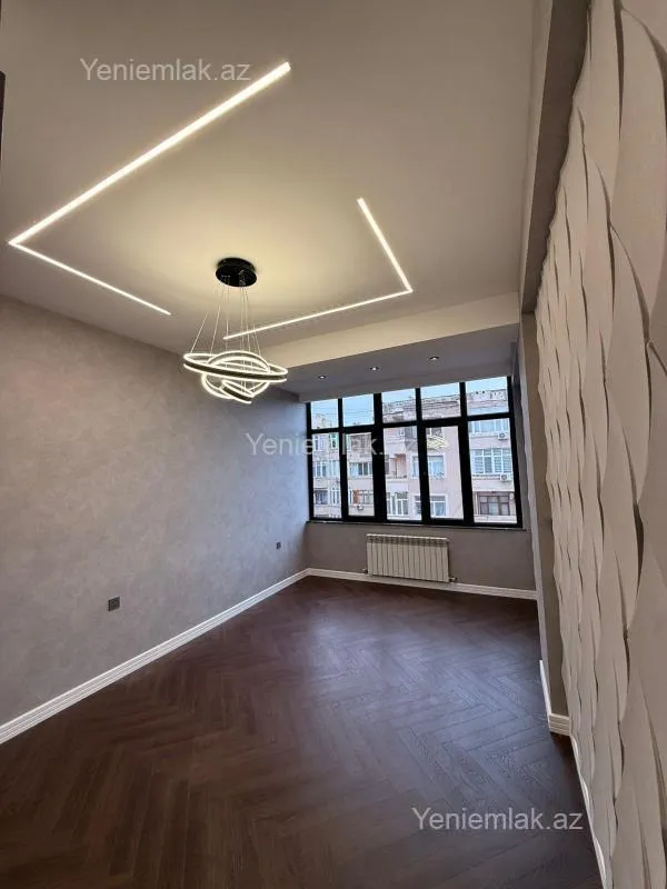 Satılır 3 otaqlı yeni tikili 100 m²