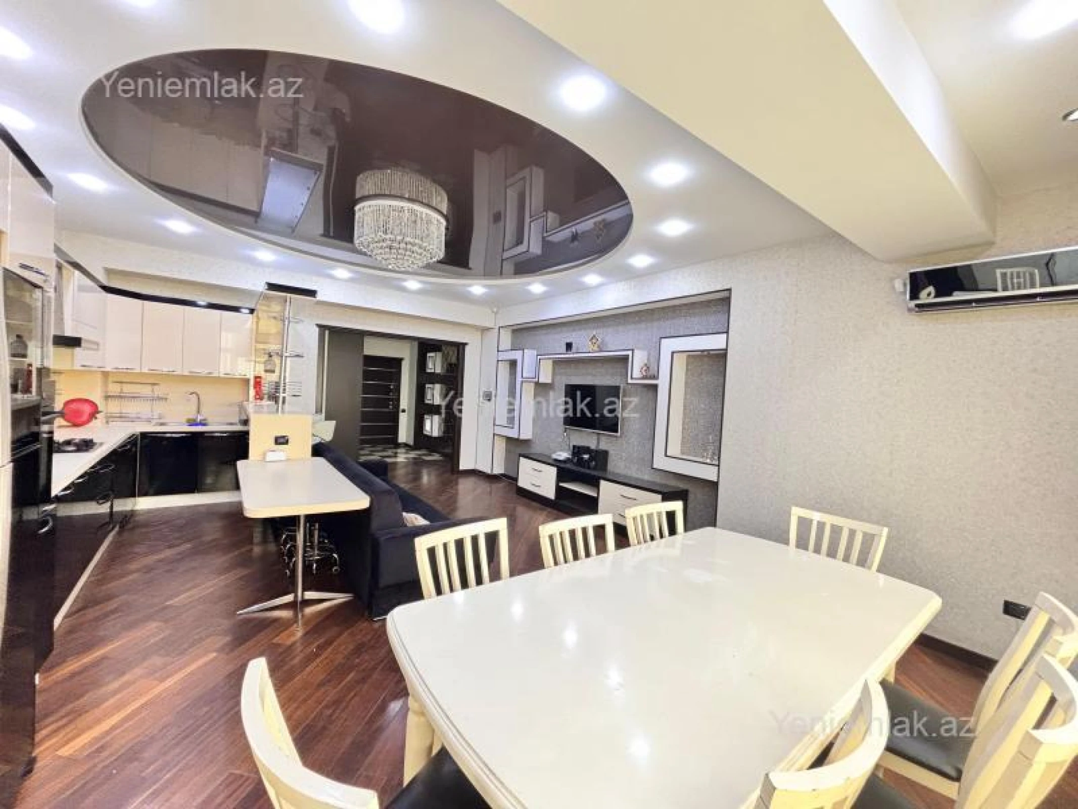 Satılır 4 otaqlı yeni tikili 140 m²