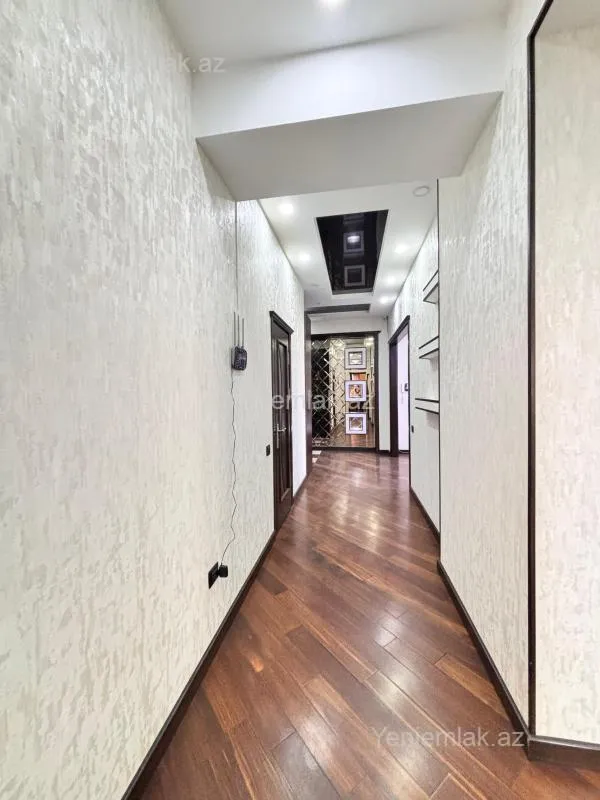 Satılır 4 otaqlı yeni tikili 140 m²