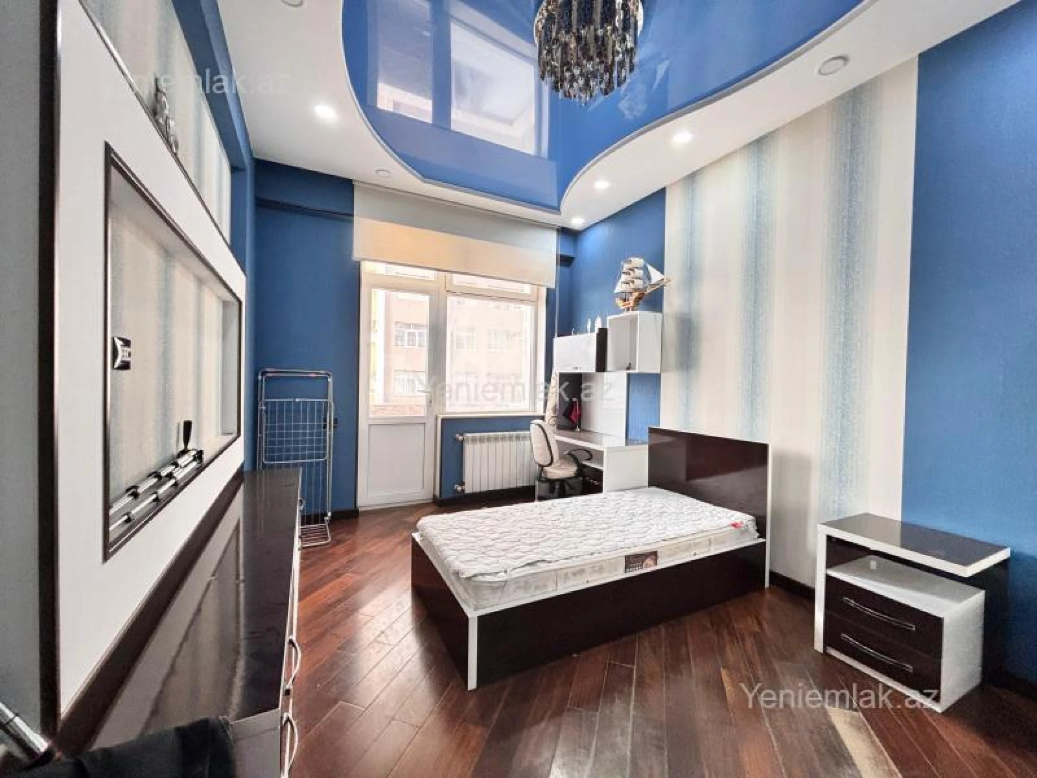Satılır 4 otaqlı yeni tikili 140 m²