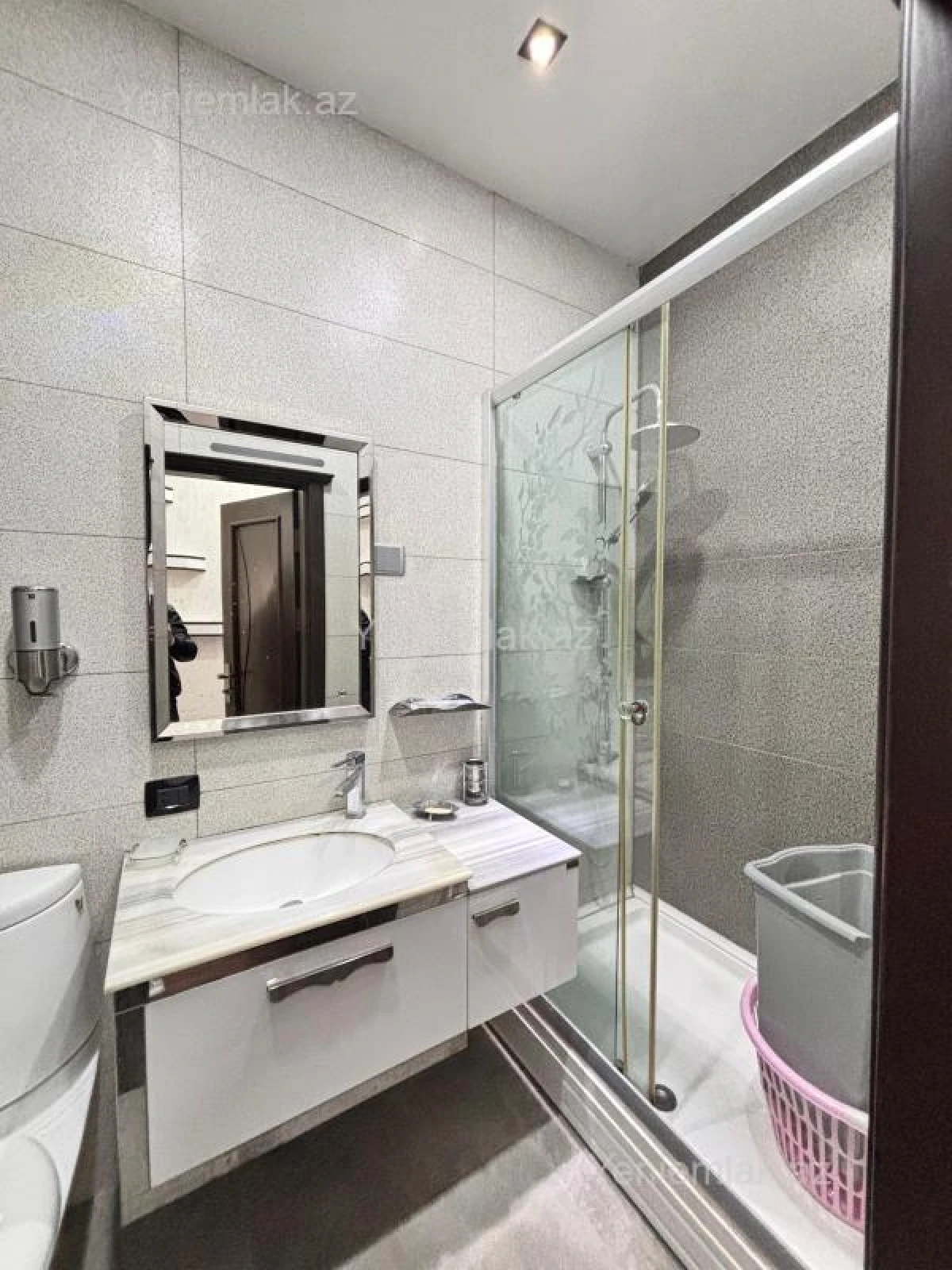 Satılır 4 otaqlı yeni tikili 140 m²