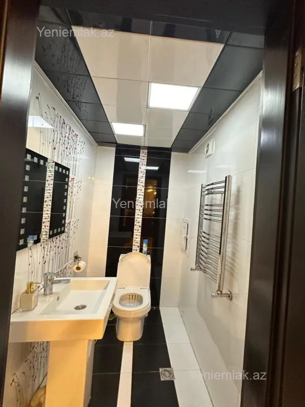 Satılır 3 otaqlı yeni tikili 110 m²