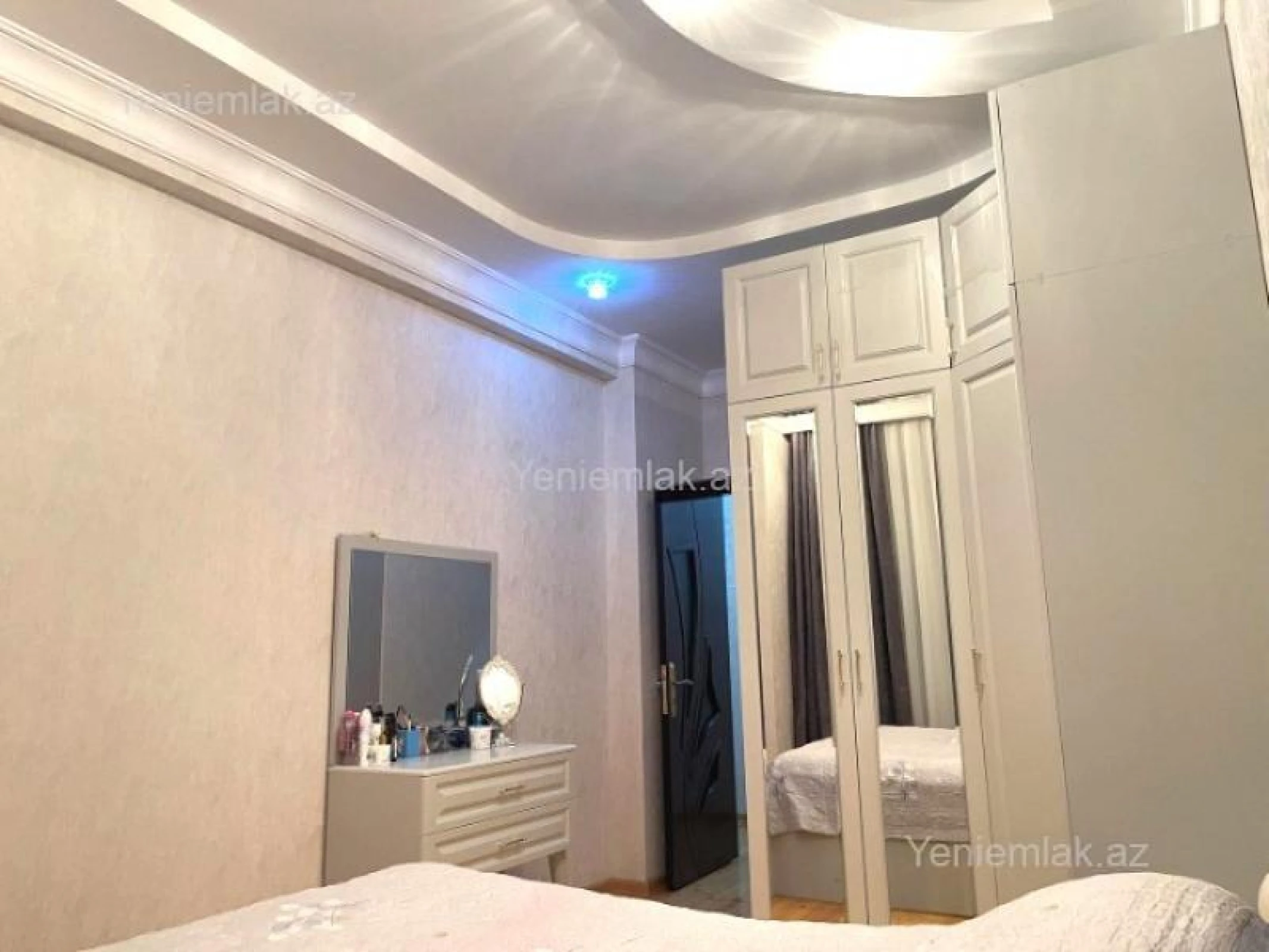 Satılır 2 otaqlı yeni tikili 90 m²