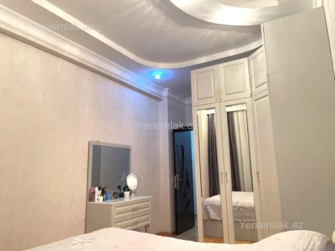 Satılır 2 otaqlı yeni tikili 90 m²