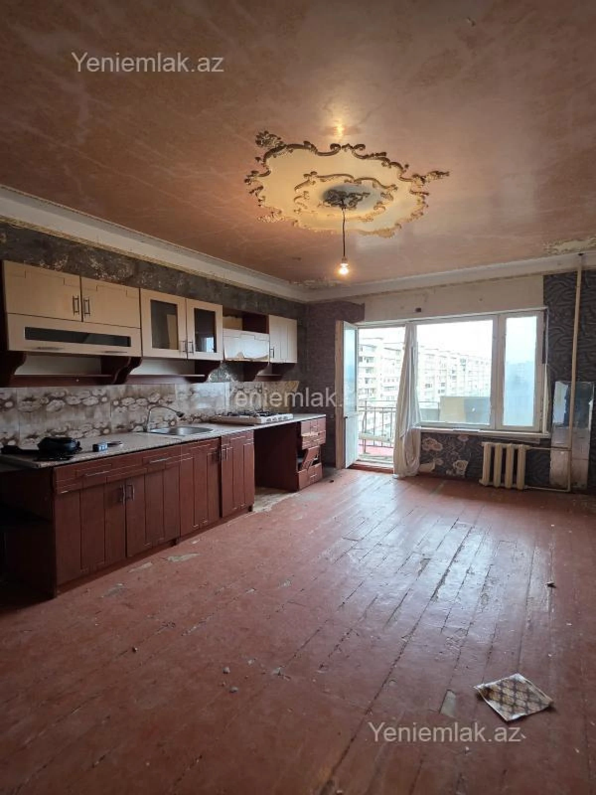 Satılır 1 otaqlı köhnə tikili 45 m²