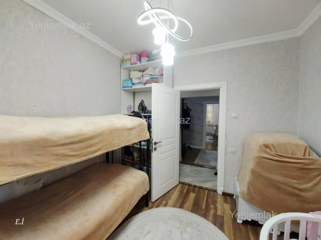 Satılır 3 otaqlı köhnə tikili 69 m²