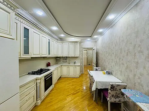 Satılır 3 otaqlı yeni tikili 145 m²