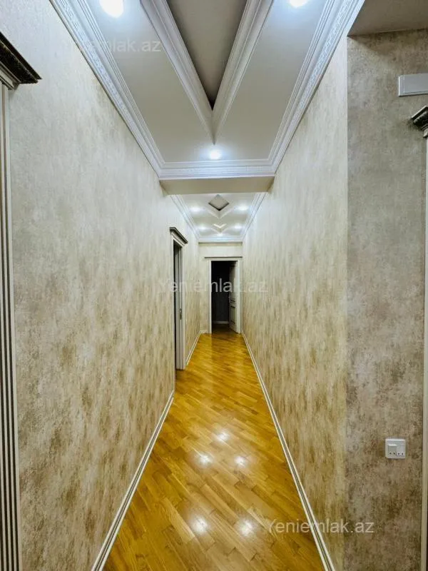 Satılır 3 otaqlı yeni tikili 145 m²