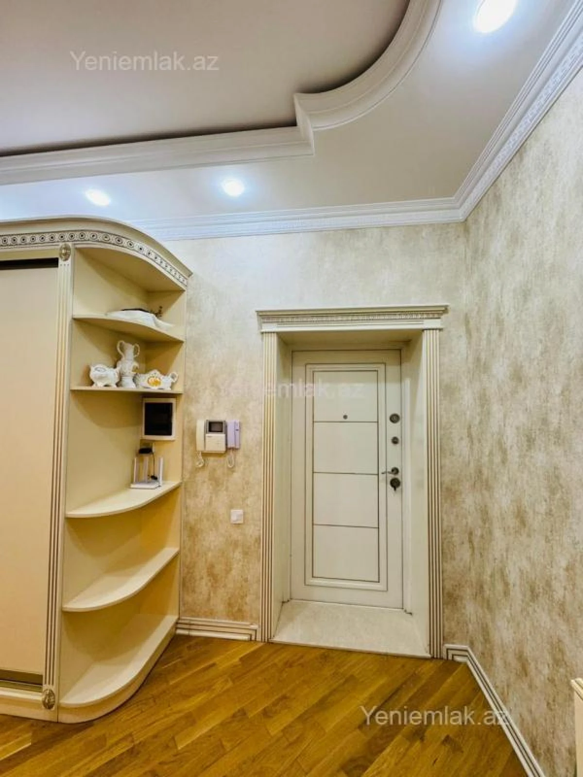 Satılır 3 otaqlı yeni tikili 145 m²