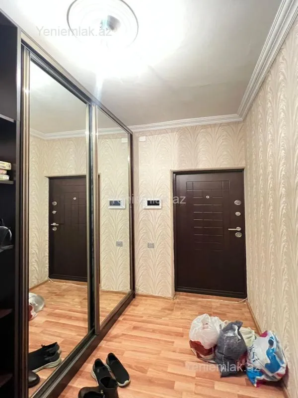 Satılır 9 otaqlı köhnə tikili 85 m²