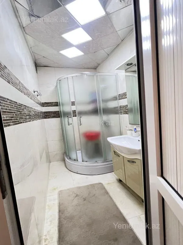 Satılır 9 otaqlı köhnə tikili 85 m²