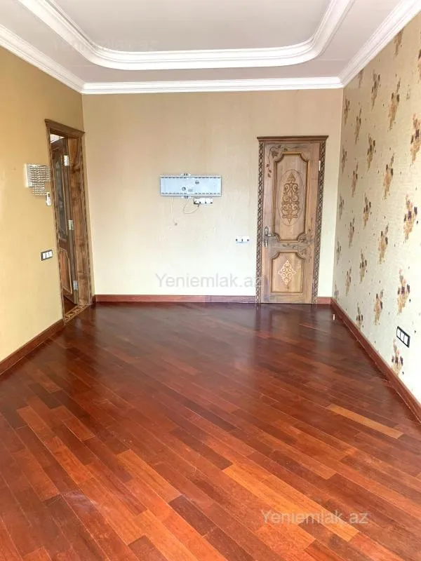 Satılır 3 otaqlı yeni tikili 130 m²