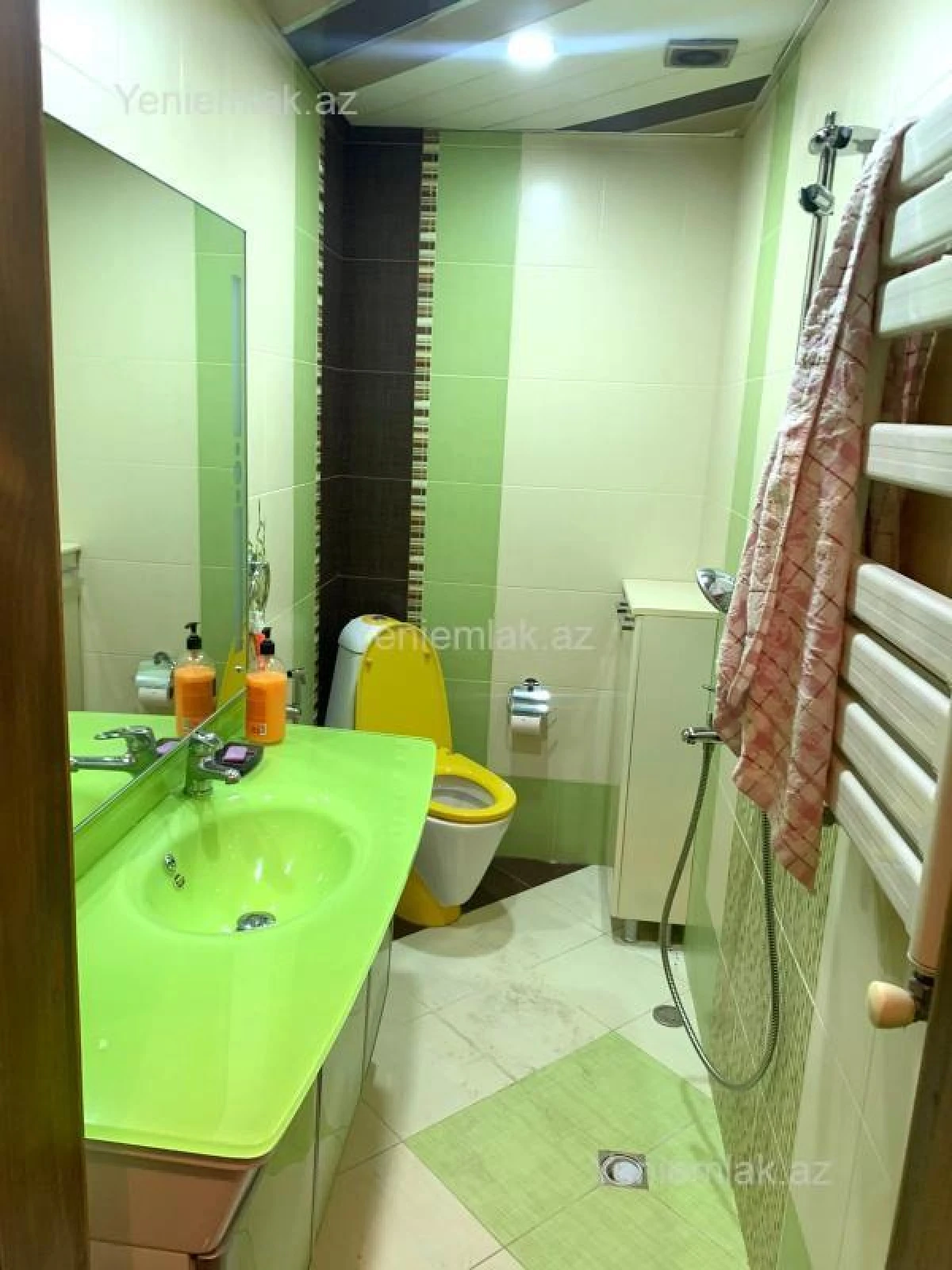 Satılır 3 otaqlı yeni tikili 130 m²