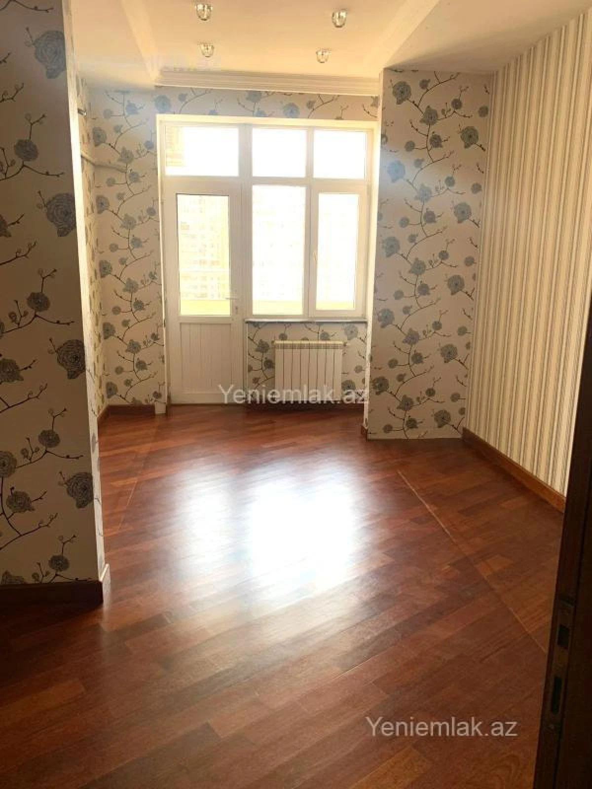 Satılır 3 otaqlı yeni tikili 130 m²