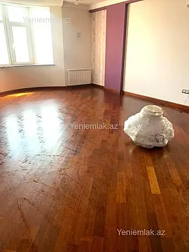 Satılır 3 otaqlı yeni tikili 130 m²