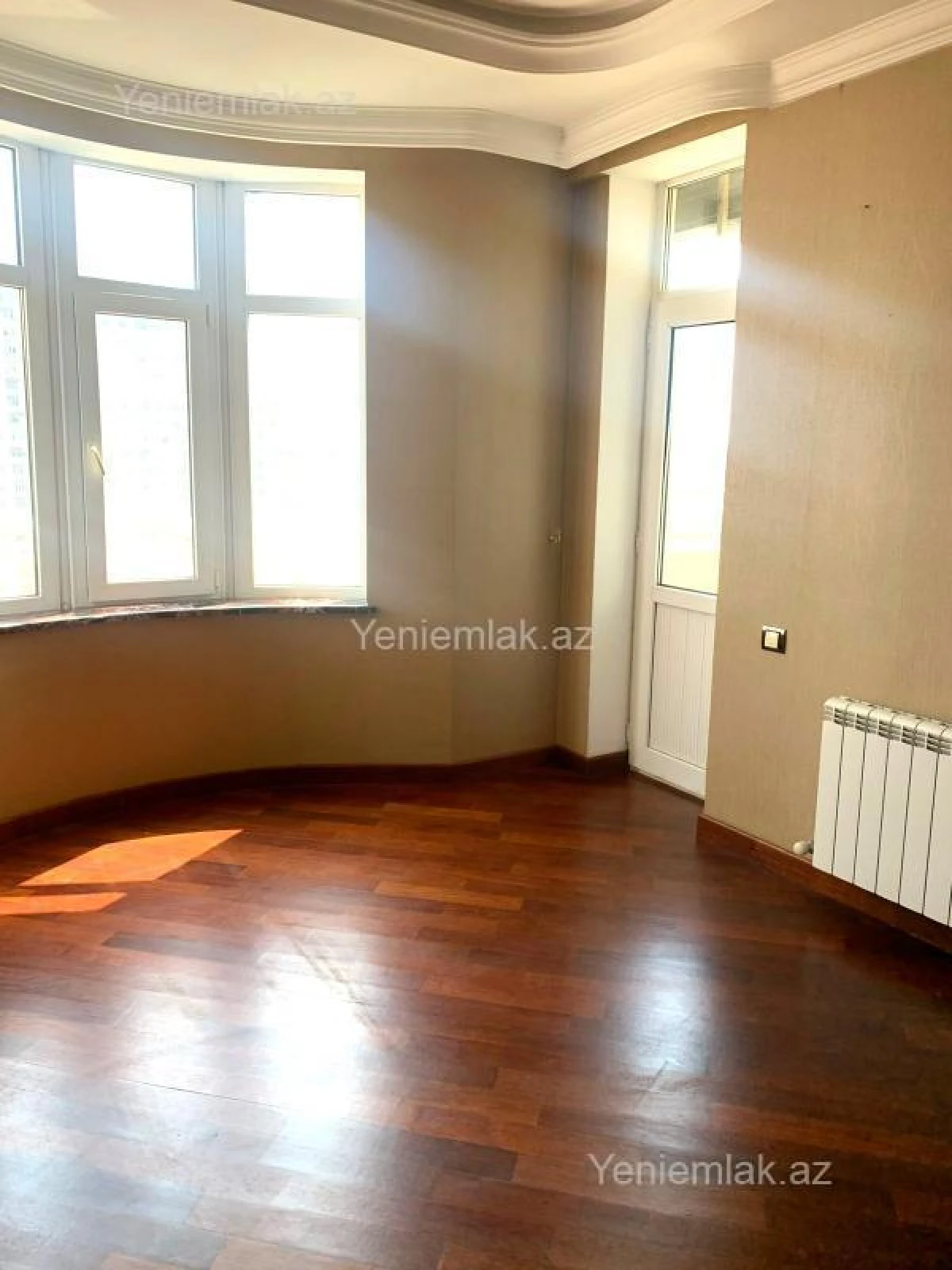 Satılır 3 otaqlı yeni tikili 130 m²