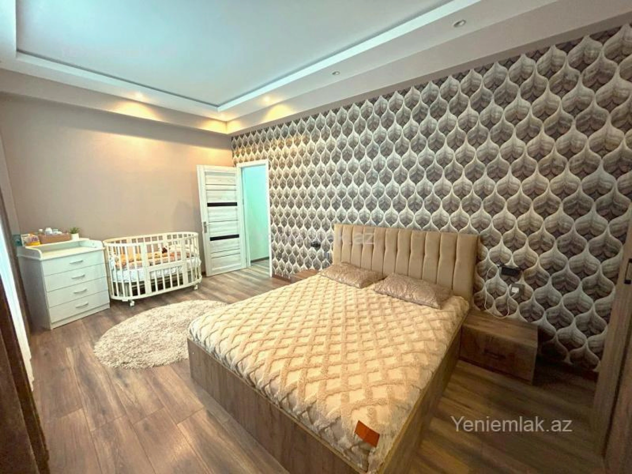 Satılır 3 otaqlı yeni tikili 140 m²