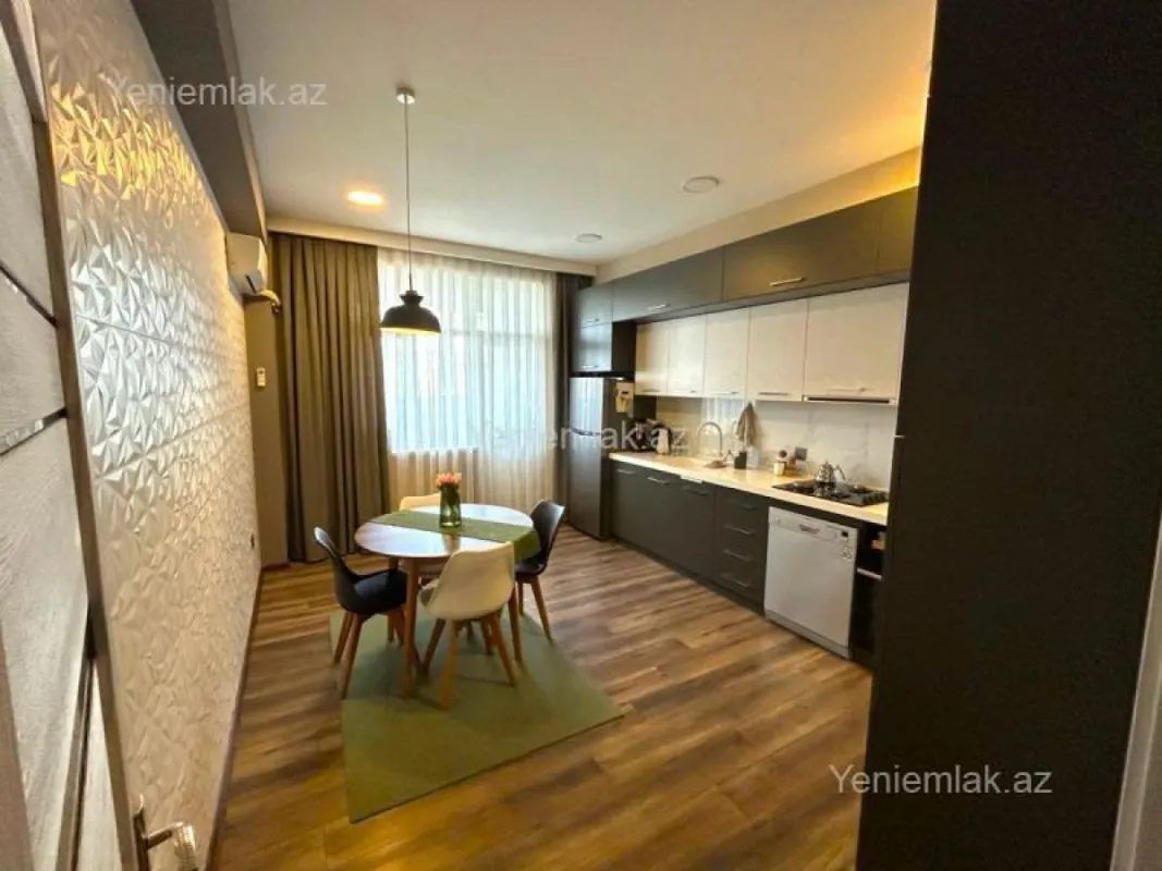 Satılır 3 otaqlı yeni tikili 140 m²