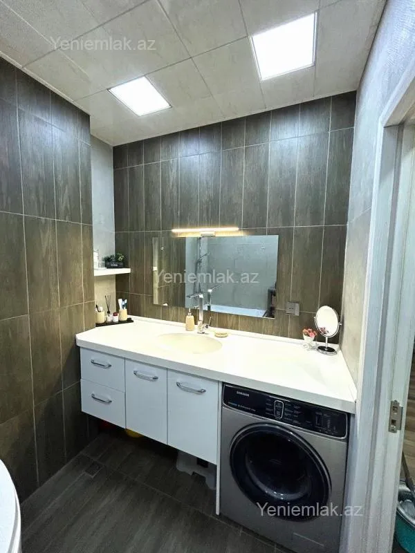 Satılır 3 otaqlı yeni tikili 140 m²