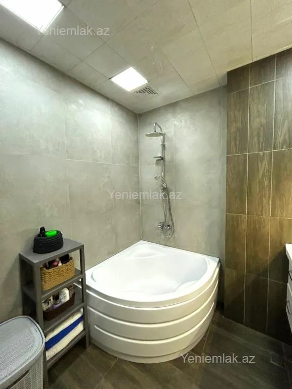 Satılır 3 otaqlı yeni tikili 140 m²