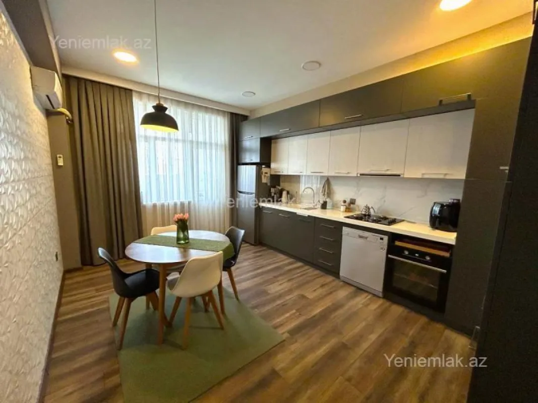Satılır 3 otaqlı yeni tikili 140 m²
