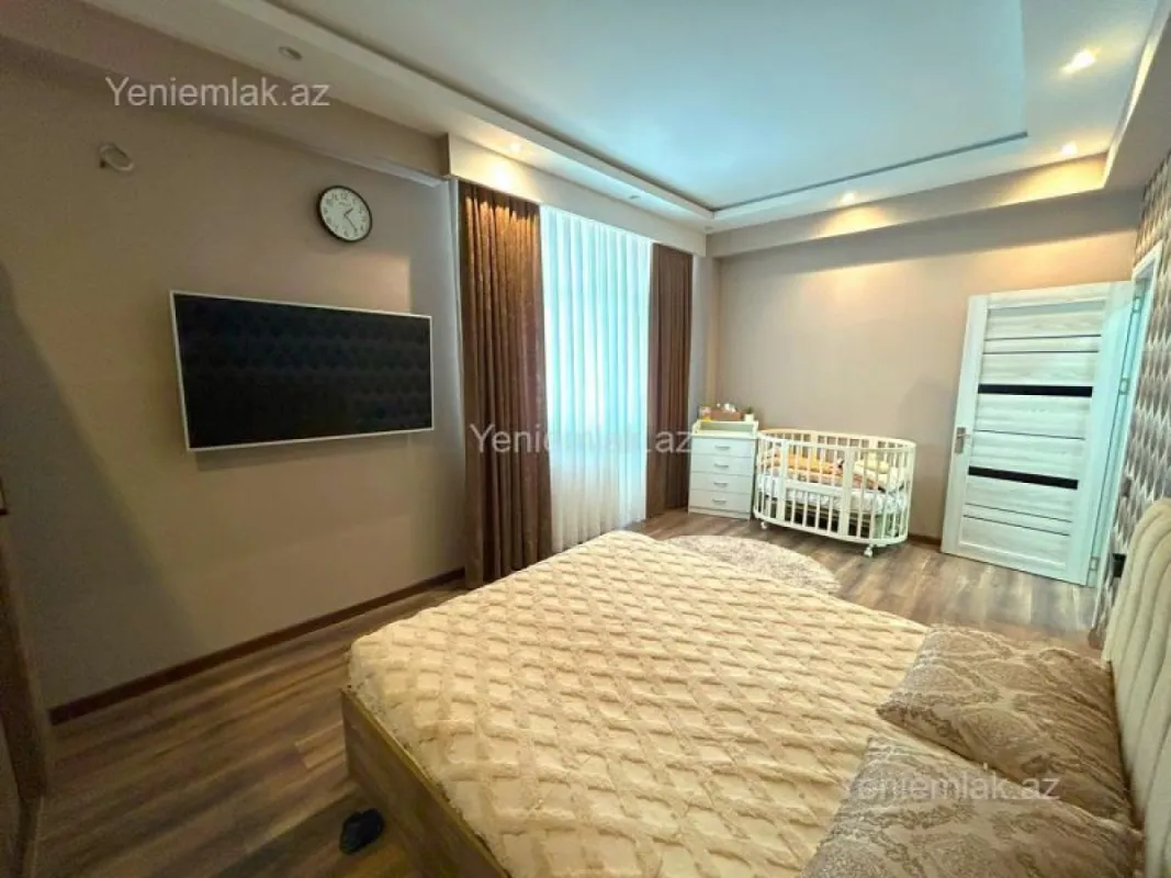 Satılır 3 otaqlı yeni tikili 140 m²