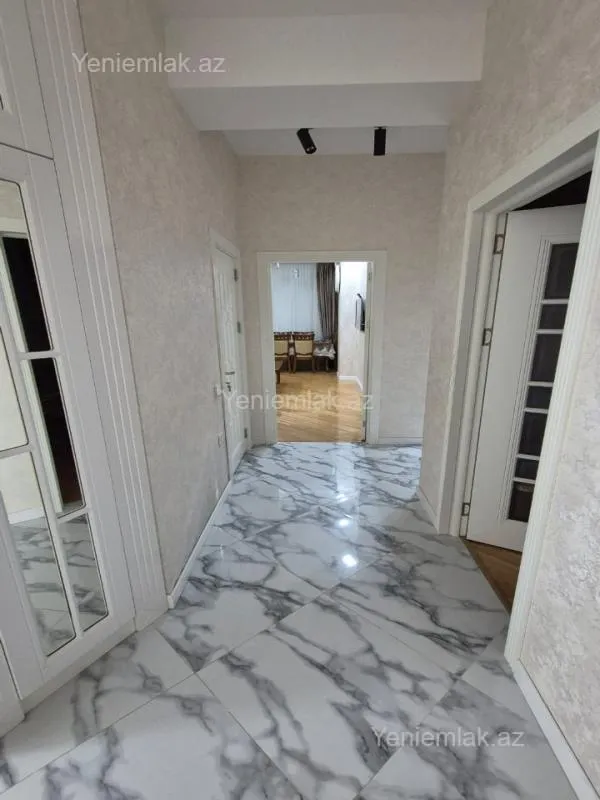 Satılır 3 otaqlı yeni tikili 85 m²