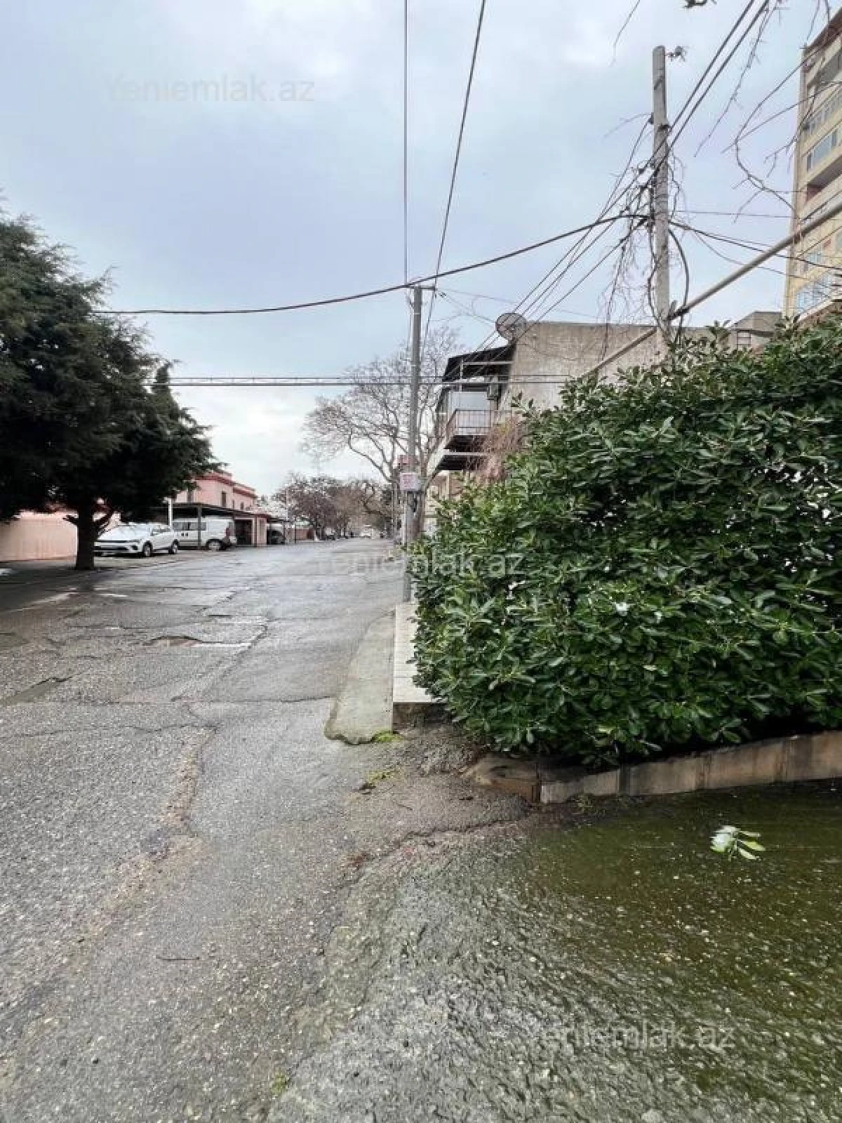 Satılır 10 otaqlı həyət evi 399 m²