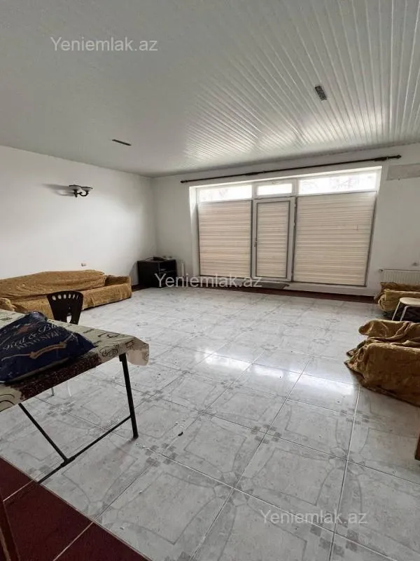 Satılır 10 otaqlı həyət evi 399 m²