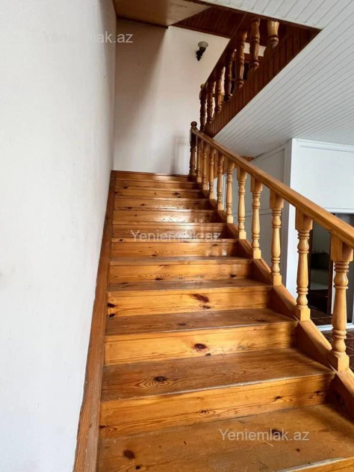 Satılır 10 otaqlı həyət evi 399 m²