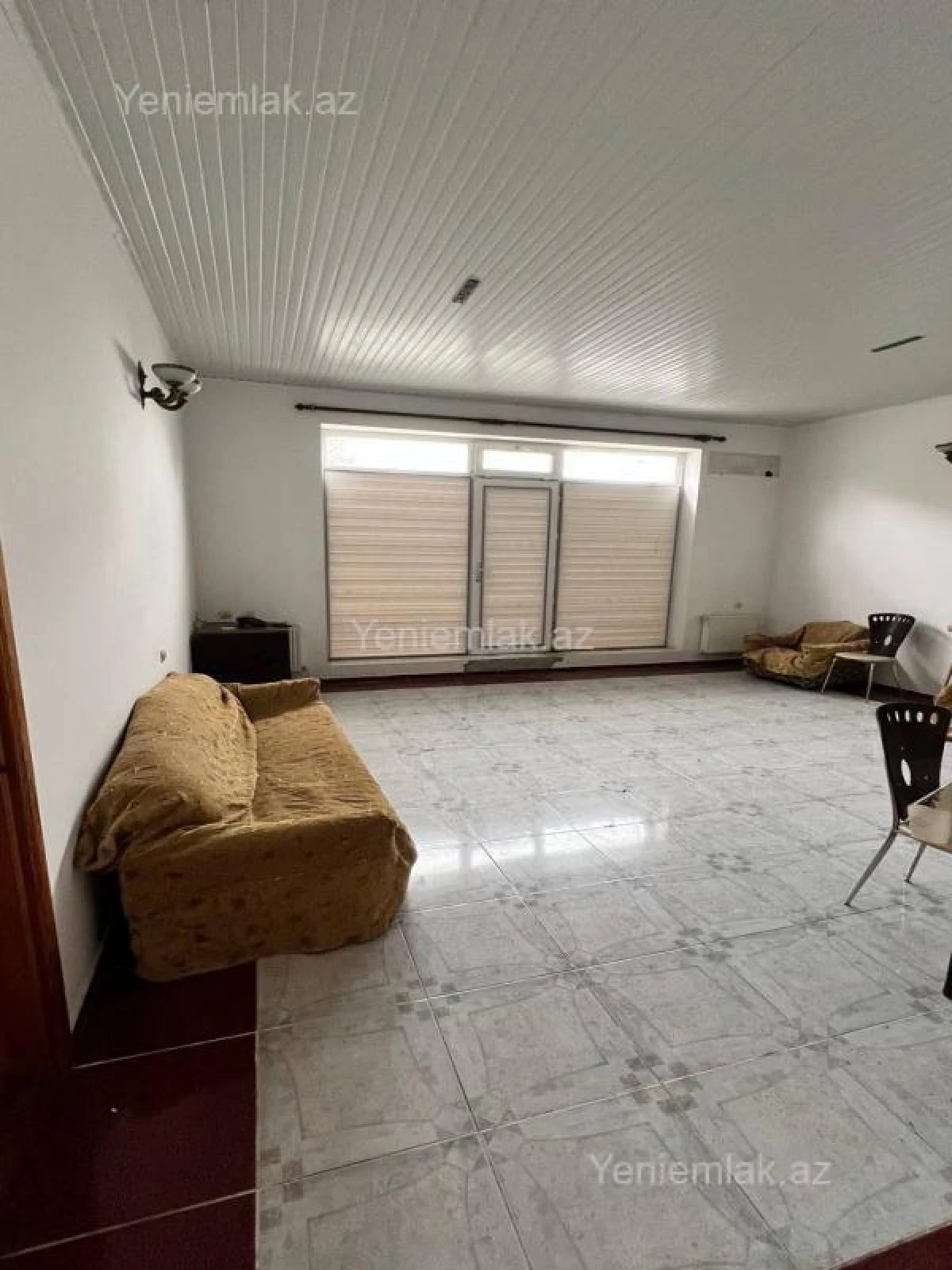 Satılır 10 otaqlı həyət evi 399 m²