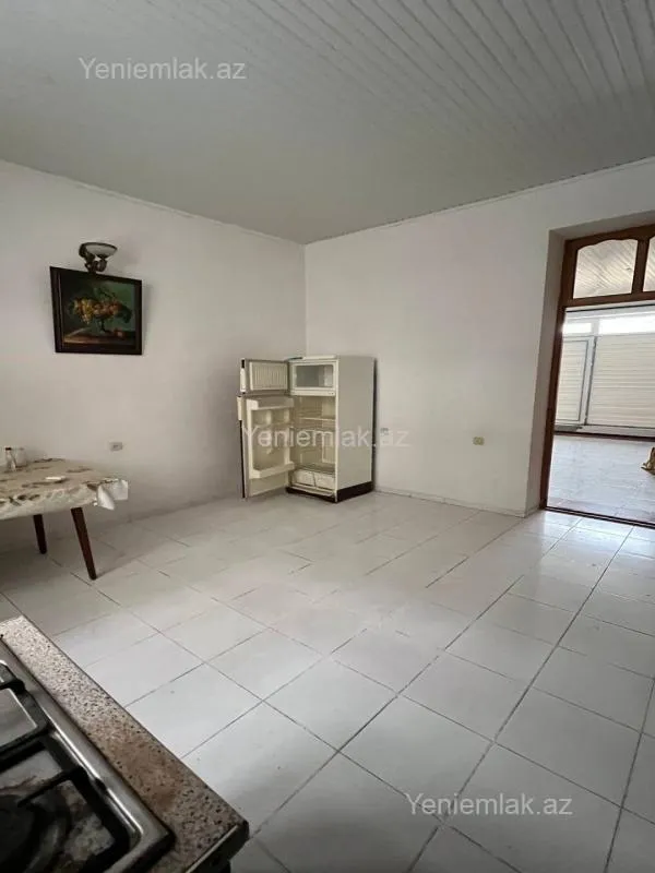 Satılır 10 otaqlı həyət evi 399 m²