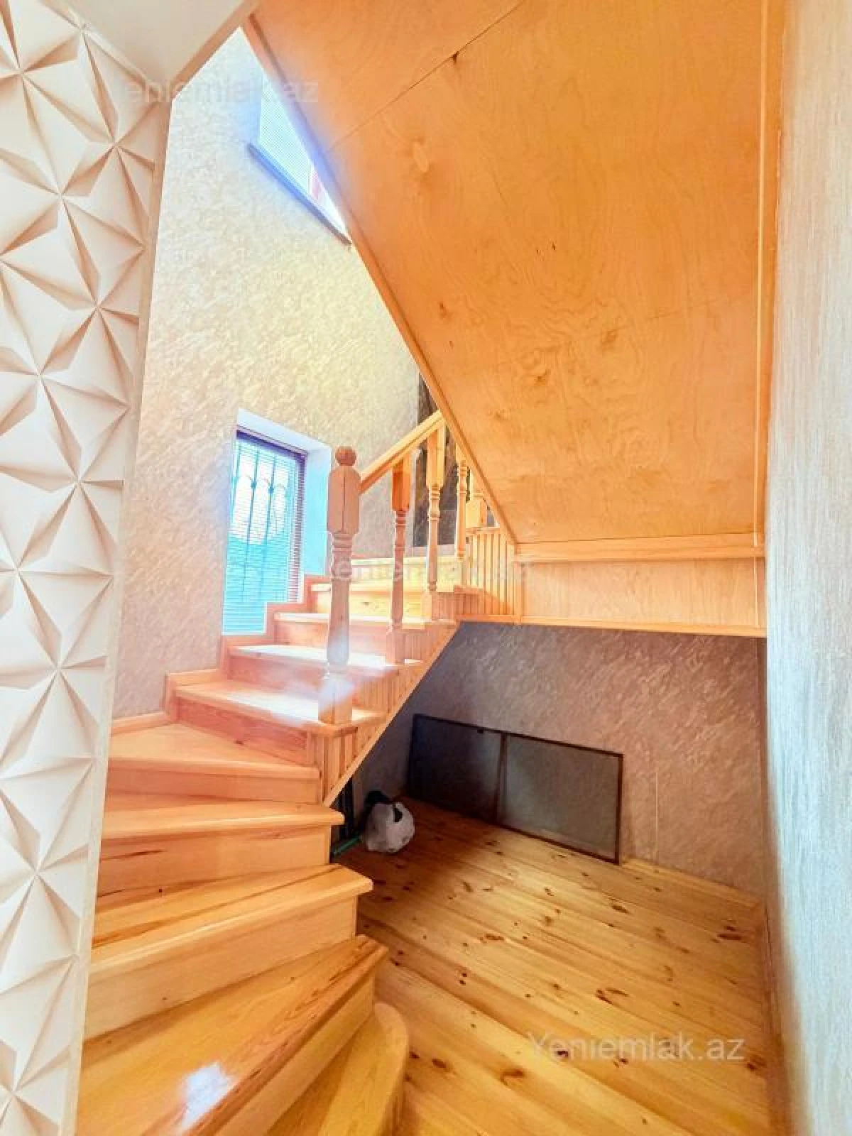 Satılır 4 otaqlı həyət evi 140 m²